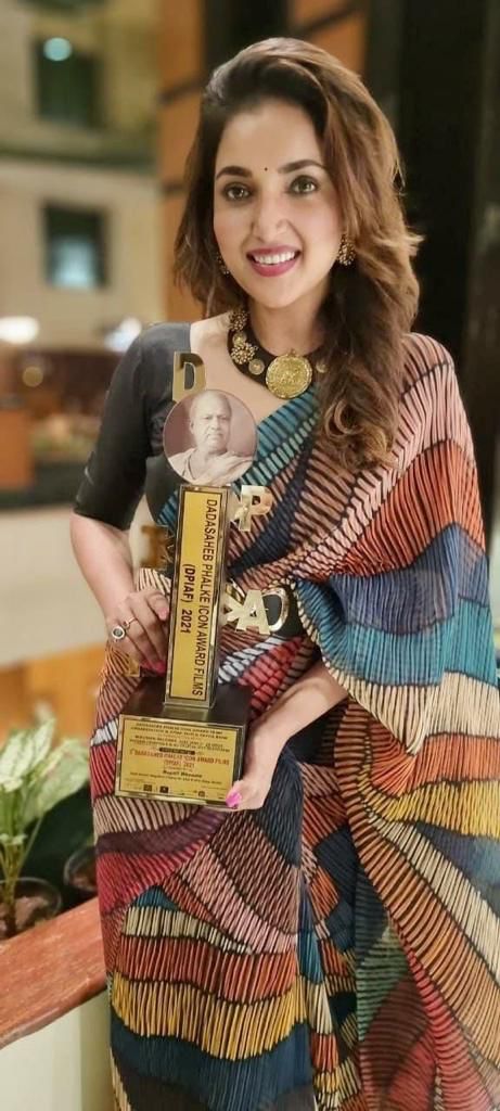 DF 3264 Multi Color Saree : Georgette Work : Heavy Digital Print Work Casual, Party Wear, Wedding Blouse : Plain @1499/- | Bollywood Sarees, Creative Sarees, Designer Sarees, Embroidered Sarees, Party Wear Sarees, Sarees