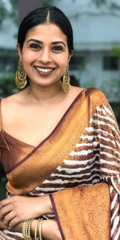 KP 4072 Dark Brown Color Lichi Silk Jacquard Work Fancy Saree Casual, Party Wear, Wedding, Events Etc. Expected Delivery 4-6 Working Days @1499/- | Bollywood Sarees, Creative Sarees, Designer Sarees, Embroidered Sarees, Ethnic Saree, Modern Digital sarees, Party Wear Sarees, Sarees