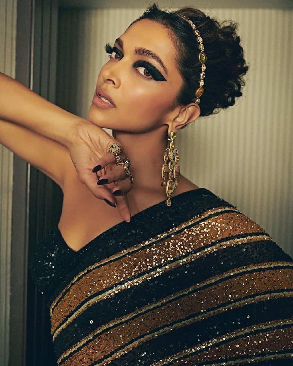 LG 1491 Gold & Black Saree : Heavy Faux Georgette Work : Fancy Double Sequence Work Party Wear, Wedding, Special Events @2249/- | Bollywood Sarees, Creative Sarees, Designer Sarees, Embroidered Sarees, Ethnic Saree, Modern Digital sarees, Party Wear Sarees, Sarees