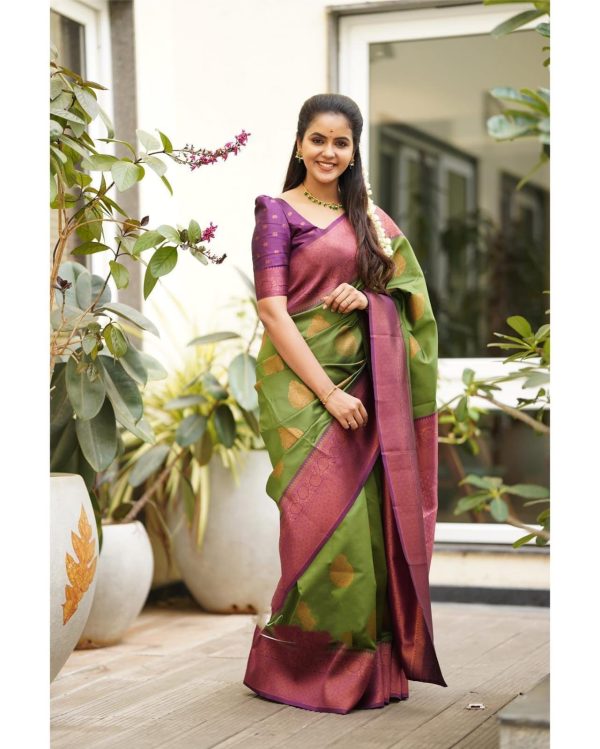 Classic Green Color Soft Lichi Silk Cloth Rich Pallu All Over Saree