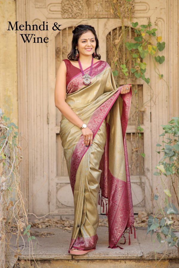 Grand Golden Color Soft Kanjivaram Beautiful Rich Pallu Saree