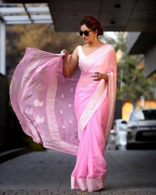 Aglow Pink Color Soft Lichi Silk Ordinary Design Rich Pallu Saree