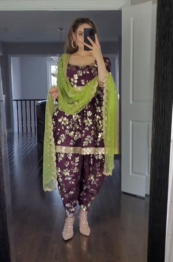 Artful Purple Color Georgette Less Patti Work Sleeve Salwar Suit                                                                    