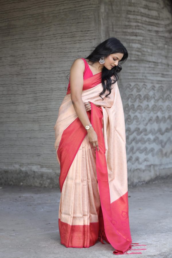Dazzling Cream Pink  Soft Silk Beautiful Rich Pallu All Over Saree