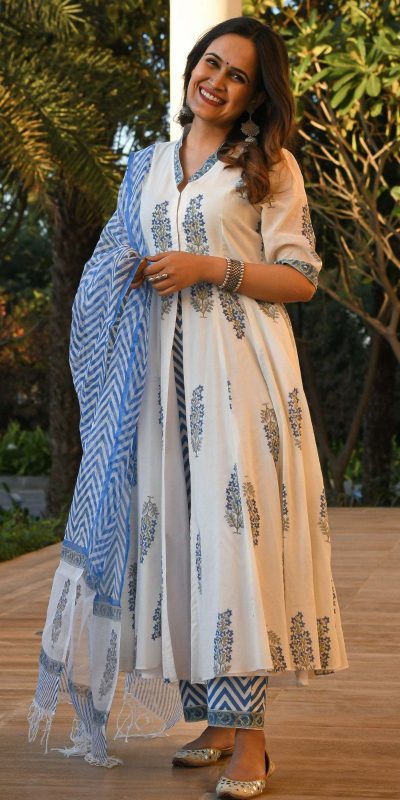Glamorous White Color Viscose Cotton Printed Work Salwar Suit