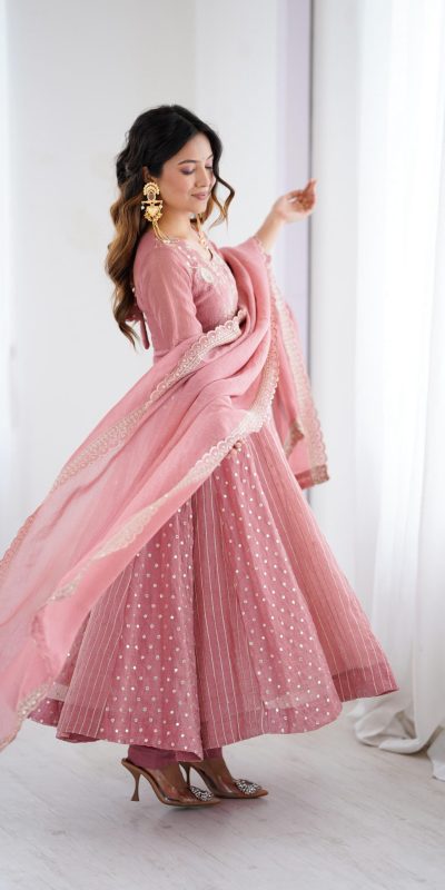 SRK 5293 Peach With Crunchy Silk With Fully Flair with Lace Work & Embroidery Work Anarkali Gown . Introductory Price ₹2149. Delivery 4-6 Worki | Bollywood Gowns, Creative Gowns, Designer Gowns, Embroidered Gowns, Gowns, Party Wear Gowns