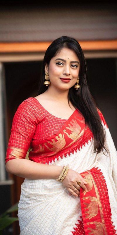 KP 5078 Red Color Soft Lichi Silk with Lace Work & Lace Border. Saree Best Price ₹1449. Delivery 4-6 Working Days. Shop now. | Embroidered Sarees, Bollywood Sarees, Creative Sarees, Designer Sarees, Ethnic Saree, Modern Digital sarees, Party Wear Sarees, Sarees