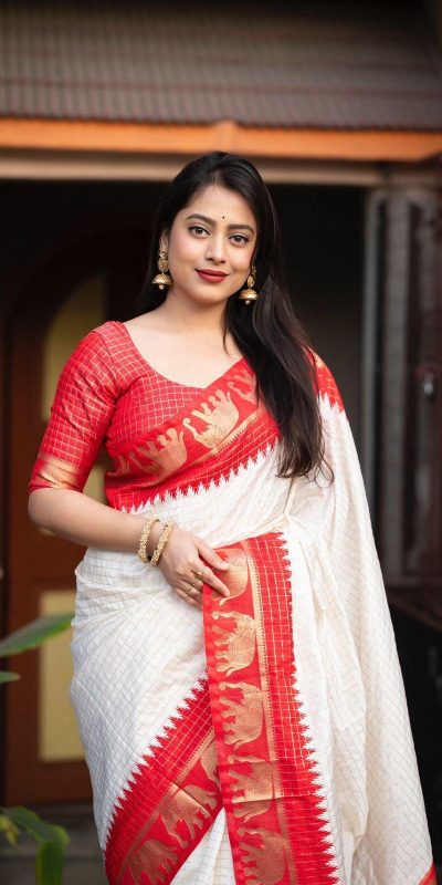 KP 5078 Red Color Soft Lichi Silk with Lace Work & Lace Border. Saree Best Price ₹1449. Delivery 4-6 Working Days. Shop now. | Embroidered Sarees, Bollywood Sarees, Creative Sarees, Designer Sarees, Ethnic Saree, Modern Digital sarees, Party Wear Sarees, Sarees