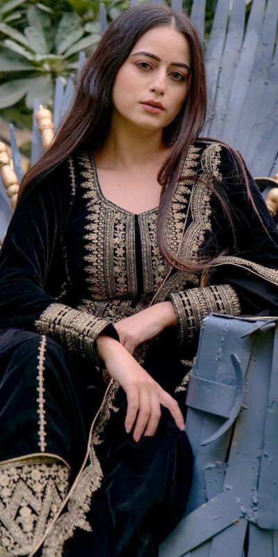 SRK 5017 Black in Viscose Velvet Embroidery Work & Lace Work Salwar Suit . Exclusive Offer ₹1999. Delivery 4-6 Working Days. Shop now. | Bollywood Lehenga, Creative Lehenga, Designer Lehenga, Embroidered Lehenga, Lehenga, Party Wear Lehenga