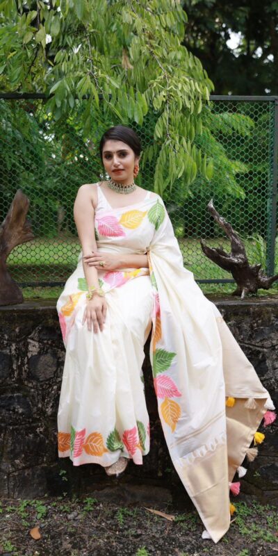 KP 6042 Black Color Soft Lichi Silk Saree with Lace Border & Lace Work. Get it for ₹1399. Delivery 4-6 Working Days. Shop now. | Creative Sarees, Embroidered Sarees, Bollywood Sarees, Designer Sarees, Ethnic Saree, Modern Digital sarees, Party Wear Sarees, Sarees