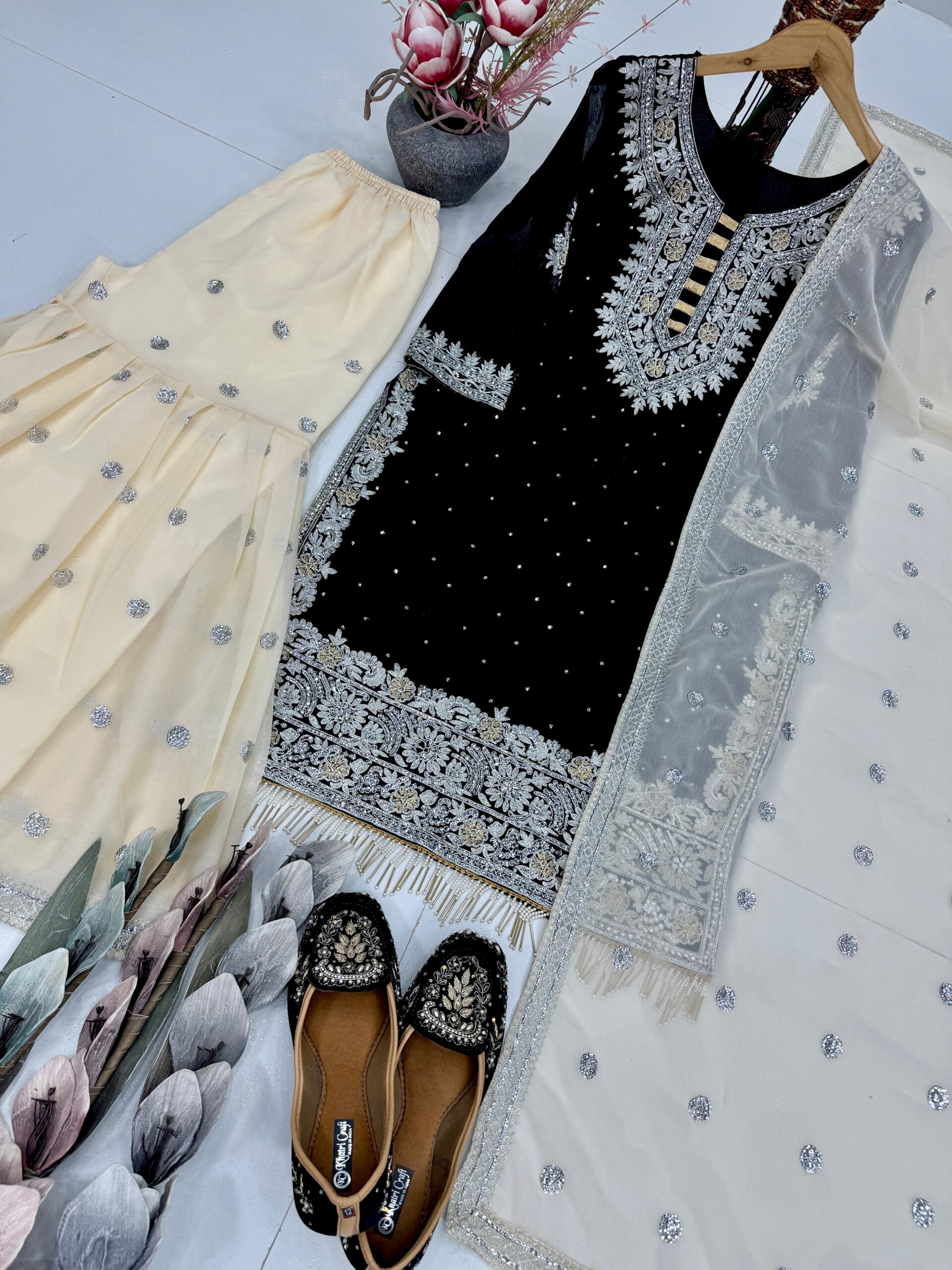 Black Georgette Lace Work Salwar Suit - Image 2