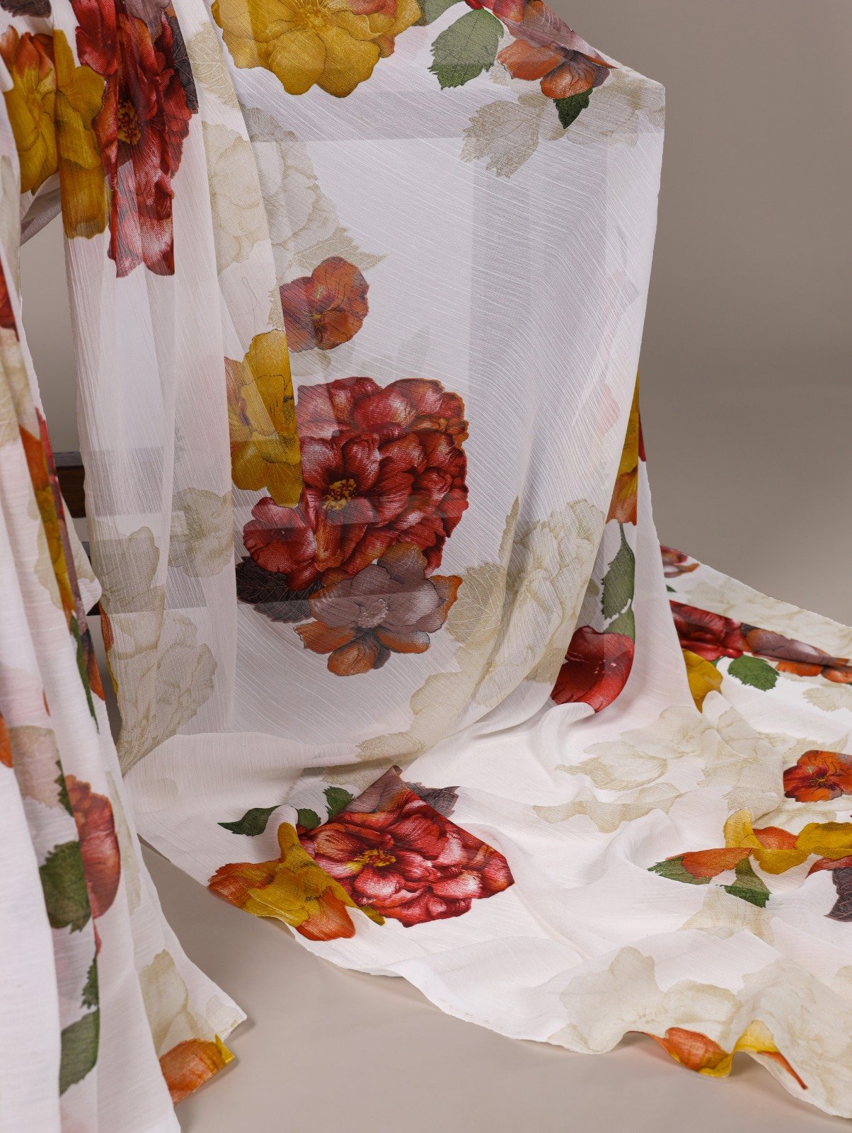 White Chiffon Lace Work Saree - Image 3