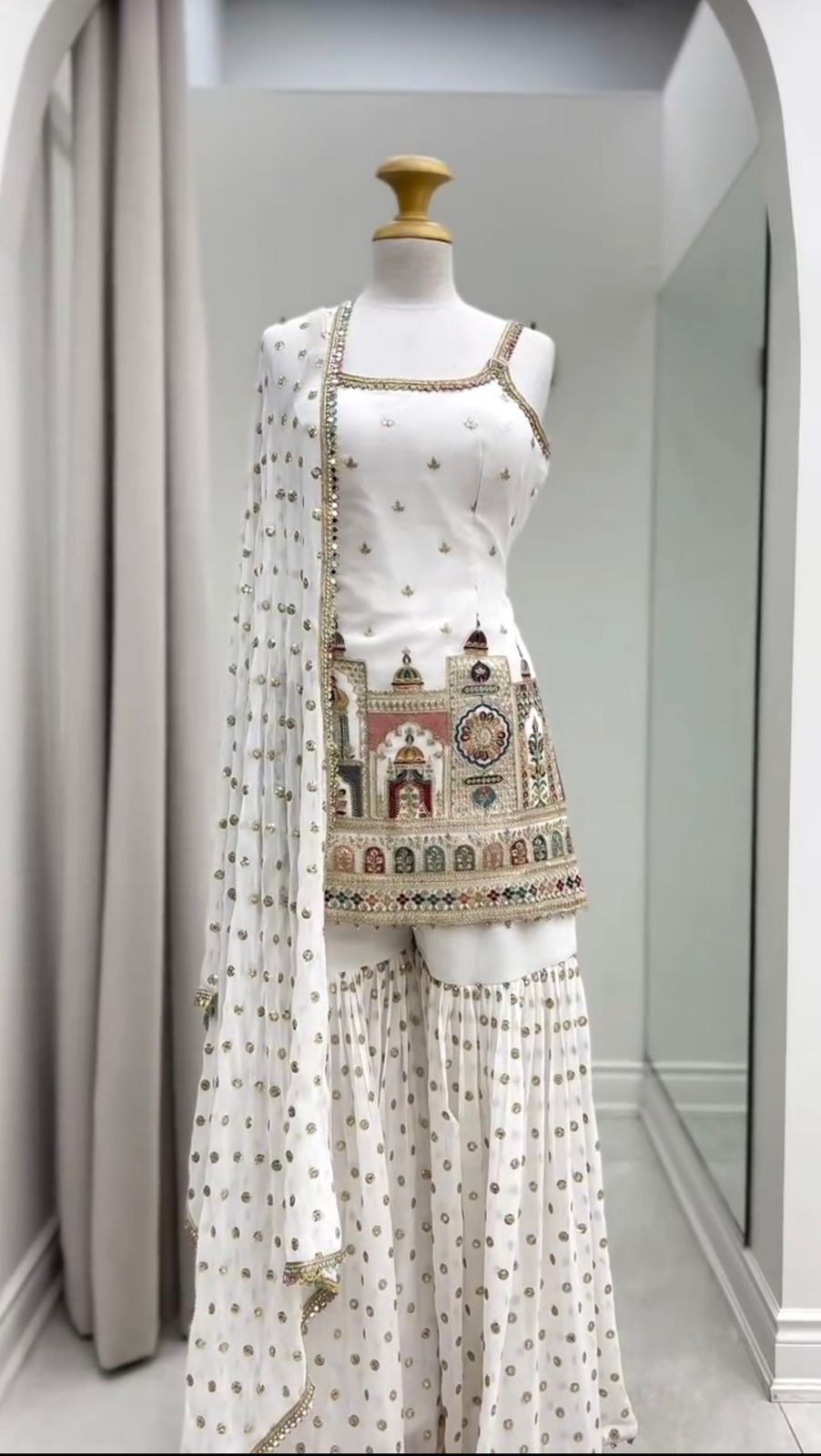 White Faux Georgette With Thread Lace Work Salwar Suit - Image 2