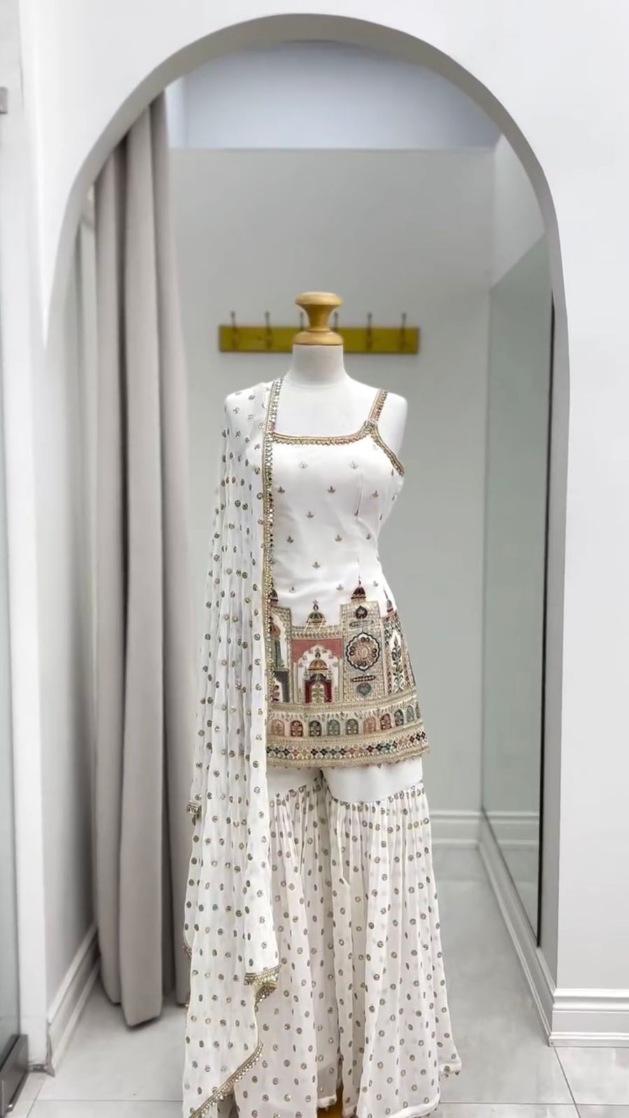 White Faux Georgette With Thread Lace Work Salwar Suit - Image 3