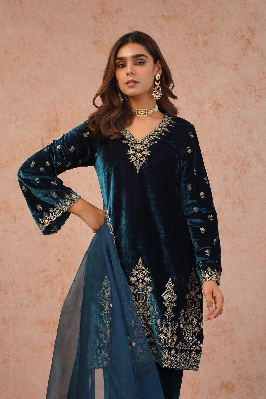 Peacock Blue Viscose Velvet Intricate Thread Salwar Suit - Image 4