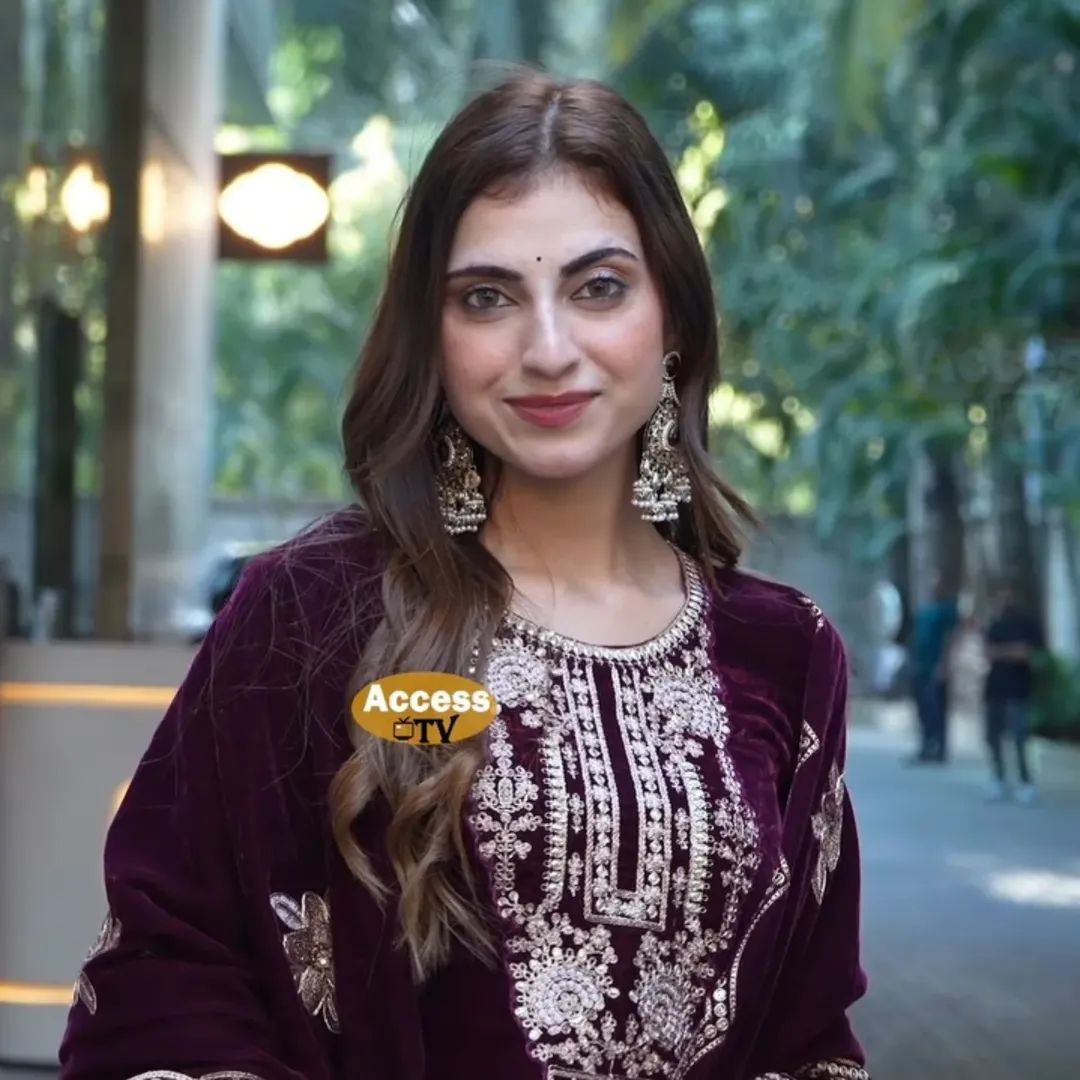 Maroon Velvet Embroidery Work Salwar Suit - Image 3