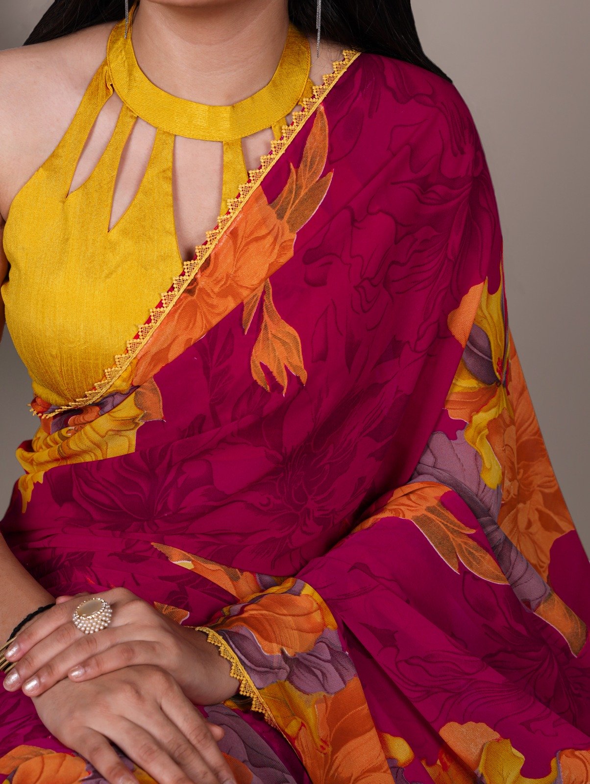 Pink Weightless Marbal Lace Border Work Saree - Image 2