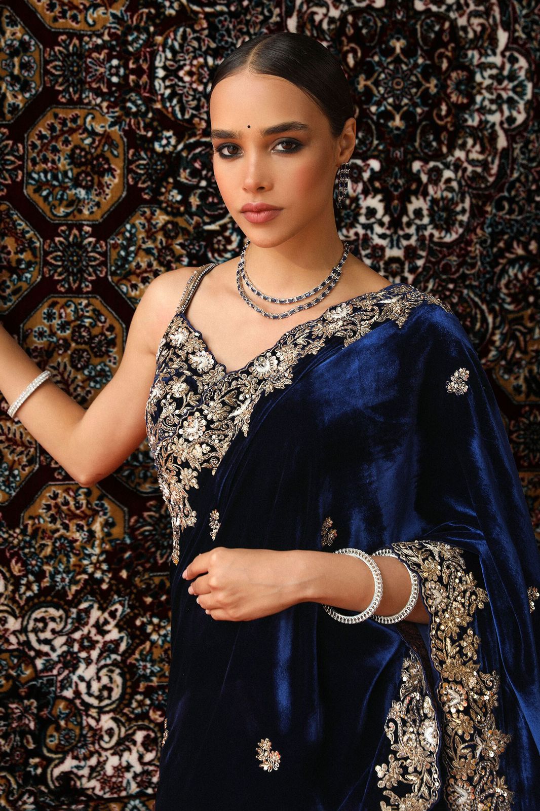 Navy Blue Viscose Velvet Thread Work Saree - Image 3