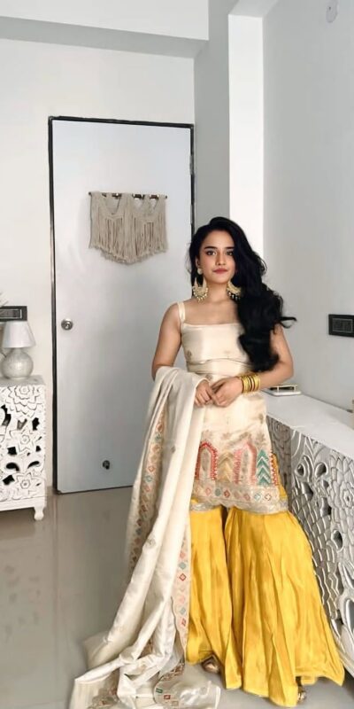 KD 1550 Off White in Color Chinnon Silk Lace Work Salwar Suit . Wedding, Party, Festive, Events, Best Price ₹2149. Delivery 4-6 Working Days. Shop now. | Casual Suits, Jump Suits, Tops & Bottoms, Track Suits, Trendy Wear, Creative suits, Designer Suits, Palazzo Suits, Party Wear Suits, Patiala Suits, Salwar suit, Straight Suits
