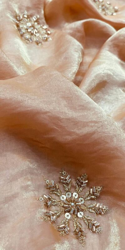 BT 3142 Cream Fandy Satin Silk Saree Perfect for Wedding, Party, Karwa Chauth, Reception, Pooja – . Festive Deal ₹1999. Delivery 4-6 Working Days. | Creative Sarees, Bollywood Sarees, Designer Sarees, Embroidered Sarees, Ethnic Saree, Modern Digital sarees, Party Wear Sarees, Sarees