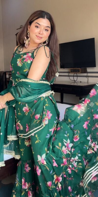 KD 1562 Green Faux Georgette Salwar Suit Perfect for Wedding, Party, Ethnic Day, Traditional Day, Family Gatherings – . Exclusive Offer ₹2099. Deliver | Casual Suits, Jump Suits, Creative suits, Designer Suits, Palazzo Suits, Party Wear Suits, Patiala Suits, Salwar suit, Straight Suits