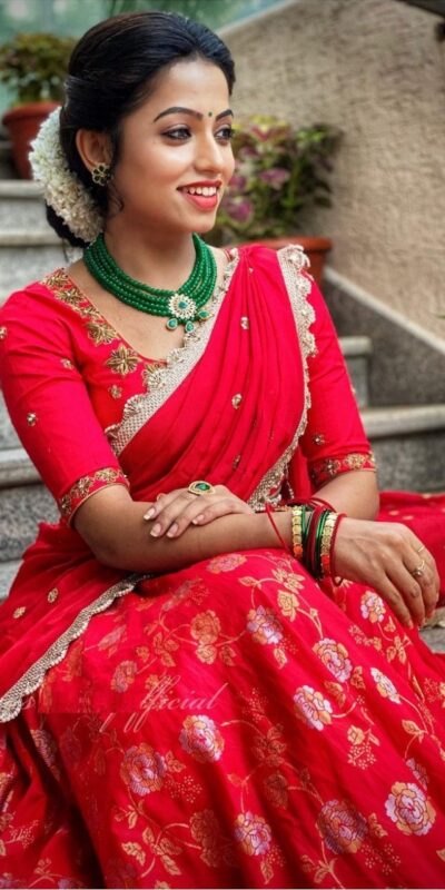 KT 165 Red Banarasi Jacquard Silk Lehenga Choli with Zari Work. Affordable Price ₹1974. Delivery 4-6 Working Days. Shop now. | Bollywood Lehenga, Creative Lehenga, Designer Lehenga, Embroidered Lehenga, Lehenga, Party Wear Lehenga