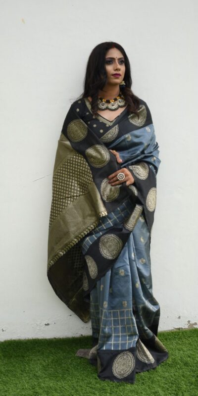 KPR 080 Grey Color Soft Lichi Silk Saree with Lace Border & Lace Work. Best Price ₹1449. Delivery 4-6 Working Days. Shop now. | Creative Sarees, Bollywood Sarees, Designer Sarees, Embroidered Sarees, Ethnic Saree, Modern Digital sarees, Party Wear Sarees, Sarees