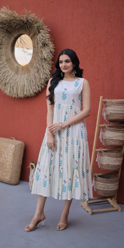 KA 1248 White Cotton Kurti with Printed Work.Wedding, Party, Festive, Events, Exclusive Offer ₹1519. Delivery 4-6 Working Days. Shop now. | Bollywood Kurti, Creative Kurtis, Designer Kurti, Kurti, Party Wear Kurti, Selfie Kurti