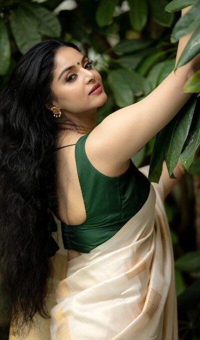 KPR 250 Off White in Soft Lichi Silk Jacquard Work Designer Work Saree . Exclusive Offer ₹1299. Delivery 4-6 Working Days. Shop now. | Creative Sarees, Bollywood Sarees, Designer Sarees, Embroidered Sarees, Ethnic Saree, Modern Digital sarees, Party Wear Sarees, Sarees