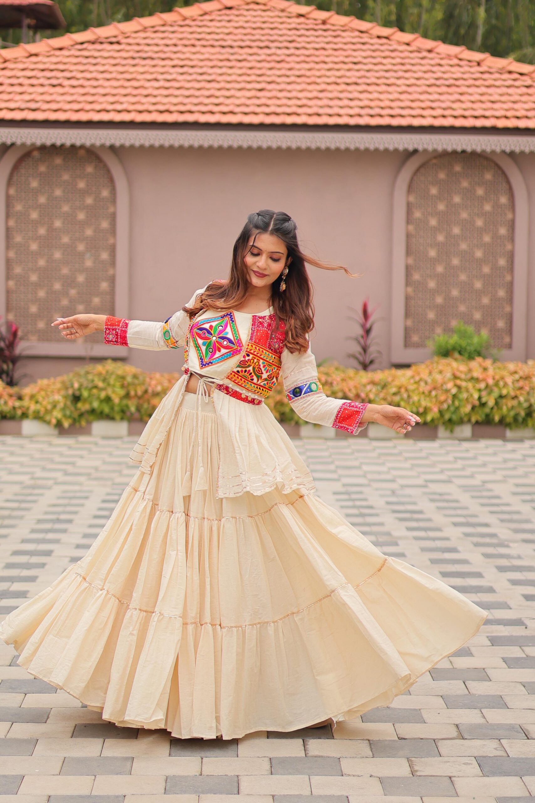 Ram 120 White in Pure Cotton Mirror Work & Gamthi Work Lehenga Choli . Exclusive Offer ₹3049. Delivery 4-6 Working Days. Shop now. | Bollywood Lehenga, Creative Lehenga, Designer Lehenga, Embroidered Lehenga, Lehenga, Party Wear Lehenga