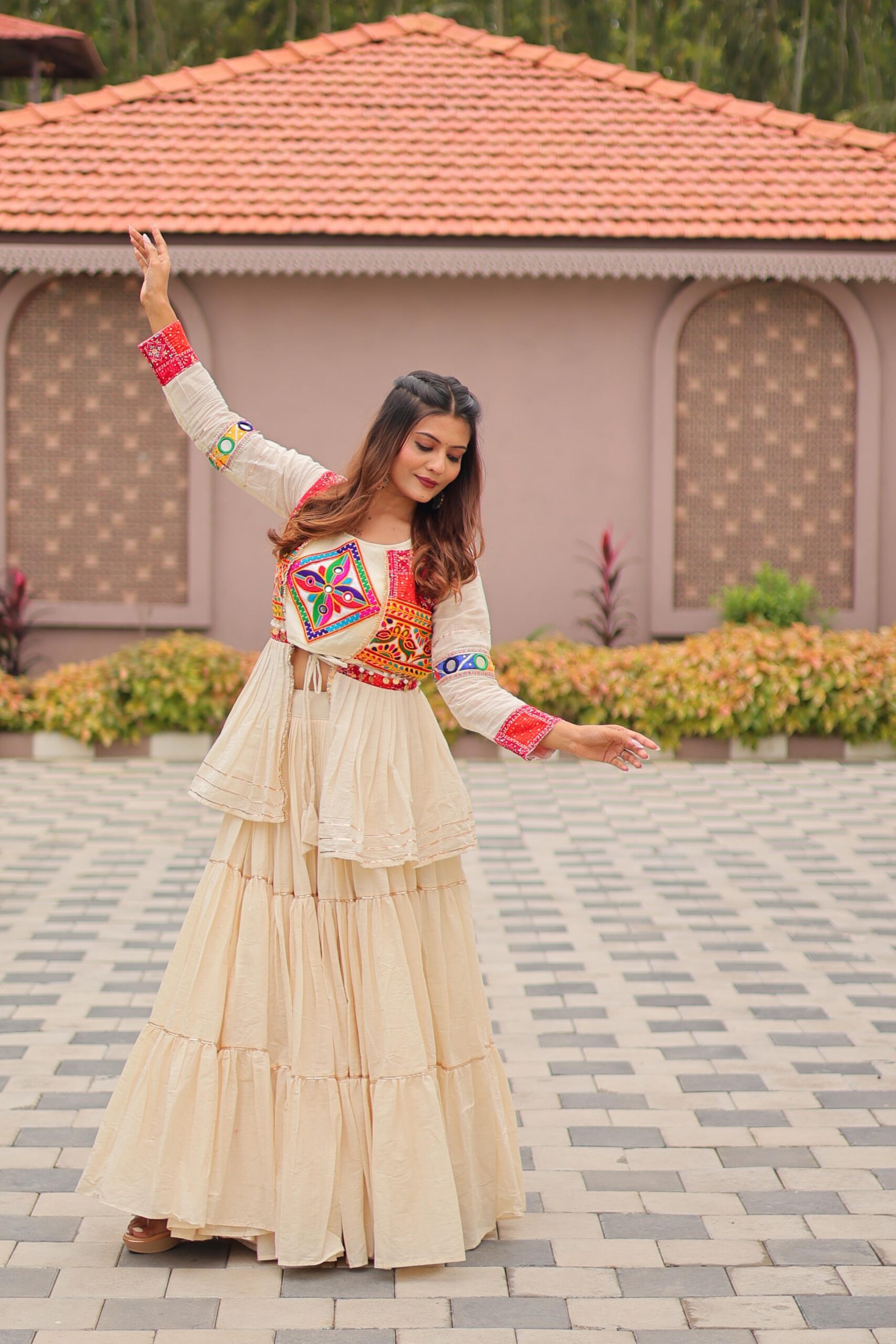 Ram 120 White in Pure Cotton Mirror Work & Gamthi Work Lehenga Choli . Exclusive Offer ₹3049. Delivery 4-6 Working Days. Shop now. | Bollywood Lehenga, Creative Lehenga, Designer Lehenga, Embroidered Lehenga, Lehenga, Party Wear Lehenga