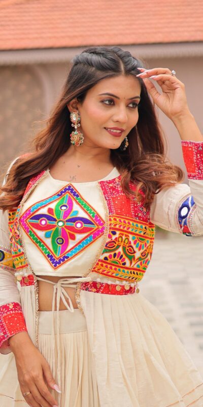 Ram 120 White in Pure Cotton Mirror Work & Gamthi Work Lehenga Choli . Exclusive Offer ₹3049. Delivery 4-6 Working Days. Shop now. | Bollywood Lehenga, Creative Lehenga, Designer Lehenga, Embroidered Lehenga, Lehenga, Party Wear Lehenga