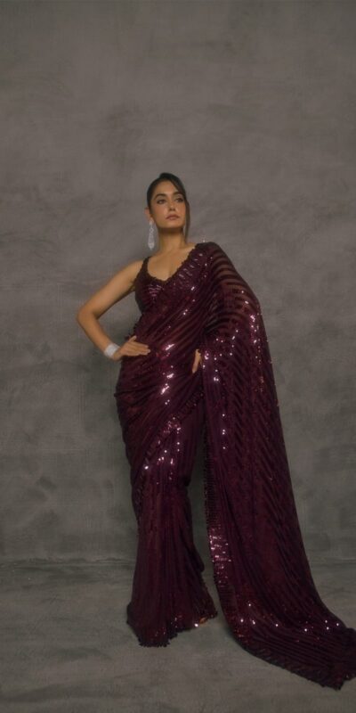 DF 3476 Wine Faux Georgette Saree Perfect for Wedding, Party, Cultural Events, Traditional Day, Pooja – . Grab it for ₹1799. Delivery 4-6 Working Day | Creative Sarees, Bollywood Sarees, Designer Sarees, Embroidered Sarees, Ethnic Saree, Modern Digital sarees, Party Wear Sarees, Sarees