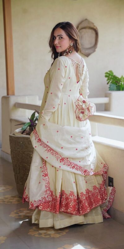 SRK 5360 Off White Dimond Silk Salwar Suit Perfect for Wedding, Party, Cultural Events, Traditional Day, Durga Puja –Affordable Price ₹2449/-. Delivery | Casual Suits, Jump Suits, Creative suits, Designer Suits, Palazzo Suits, Party Wear Suits, Patiala Suits, Salwar suit, Straight Suits
