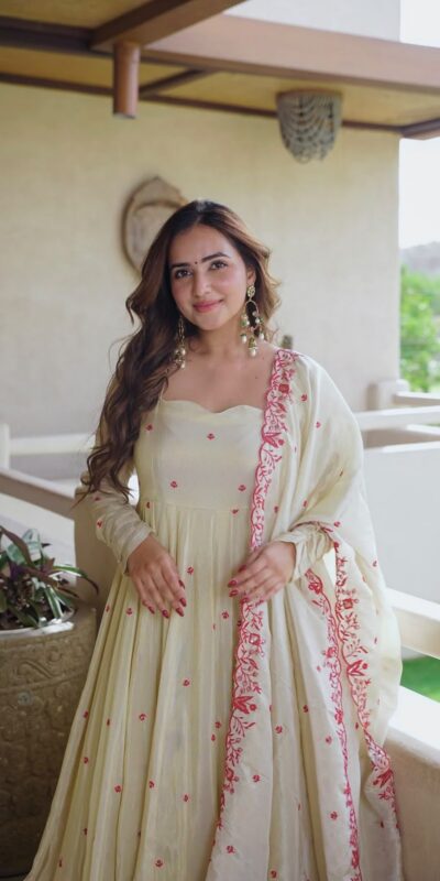 SRK 5360 Off White Dimond Silk Salwar Suit Perfect for Wedding, Party, Cultural Events, Traditional Day, Durga Puja –Affordable Price ₹2449/-. Delivery | Casual Suits, Jump Suits, Creative suits, Designer Suits, Palazzo Suits, Party Wear Suits, Patiala Suits, Salwar suit, Straight Suits