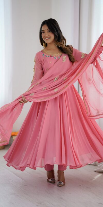 SRK 5363 Dusty Pink | Dusty Pink Faux Georgette Gown with Sequins Work & Embroidery Work. Affordable Price ₹2099. Delivery 4-6 Working Days. Shop now. | Bollywood Gowns, Creative Gowns, Designer Gowns, Embroidered Gowns, Gowns, Party Wear Gowns
