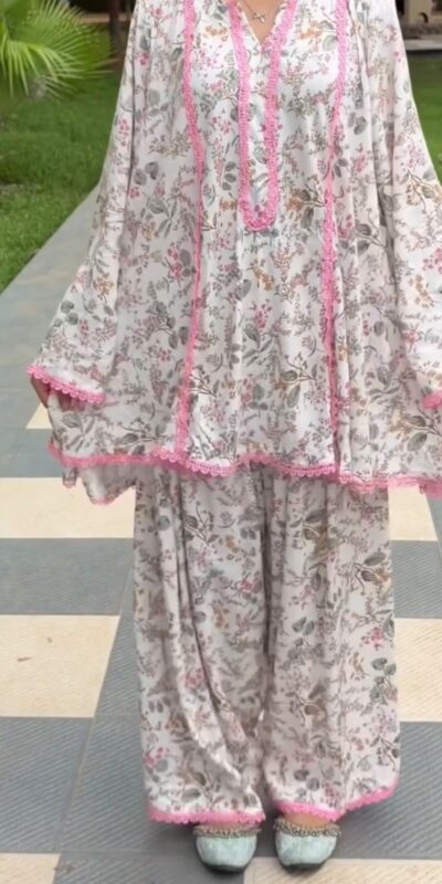 SRK 3180 Pink Natural Crep Lace Work & Digital Print Salwar Suit . Exclusive Offer ₹1949. Delivery 4-6 Working Days. Shop now. | Casual Suits, Jump Suits, Creative suits, Designer Suits, Palazzo Suits, Party Wear Suits, Patiala Suits, Salwar suit, Straight Suits