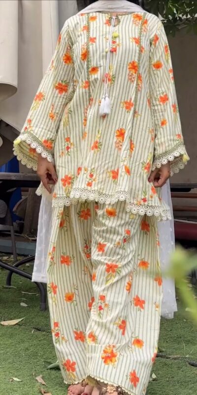 SRK 5362 Off White Natural Crep Lace Work & Digital Print Salwar Suit . Exclusive Offer ₹1899. Delivery 4-6 Working Days. Shop now. | Casual Suits, Jump Suits, Creative suits, Designer Suits, Palazzo Suits, Party Wear Suits, Patiala Suits, Salwar suit, Straight Suits