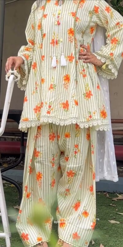 SRK 5362 Off White Natural Crep Lace Work & Digital Print Salwar Suit . Exclusive Offer ₹1899. Delivery 4-6 Working Days. Shop now. | Casual Suits, Jump Suits, Creative suits, Designer Suits, Palazzo Suits, Party Wear Suits, Patiala Suits, Salwar suit, Straight Suits