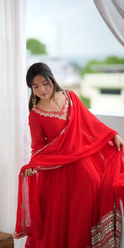 SSR 549 Red Fox Perfect for Wedding, Party, Durga Puja, Diwali, Anniversary –Georgette Gown. Now at just ₹2449. Delivery 4-6 Working Days. Shop now. | Bollywood Gowns, Creative Gowns, Designer Gowns, Embroidered Gowns, Gowns, Party Wear Gowns