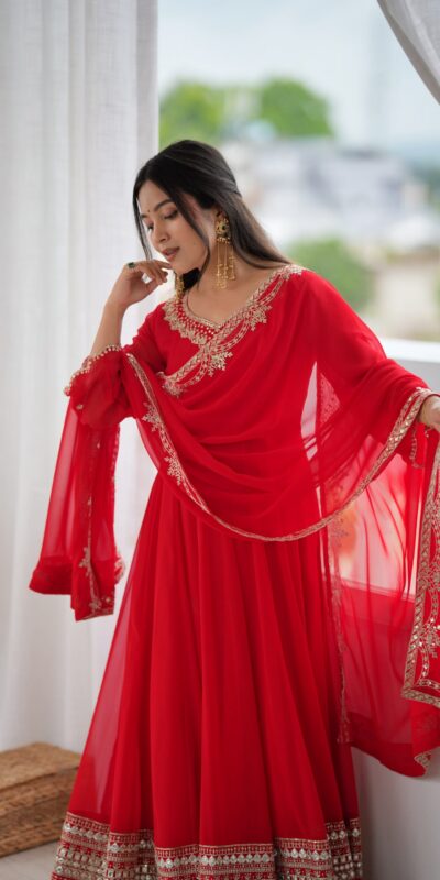 SSR 549 Red Fox Perfect for Wedding, Party, Durga Puja, Diwali, Anniversary –Georgette Gown. Now at just ₹2449. Delivery 4-6 Working Days. Shop now. | Bollywood Gowns, Creative Gowns, Designer Gowns, Embroidered Gowns, Gowns, Party Wear Gowns