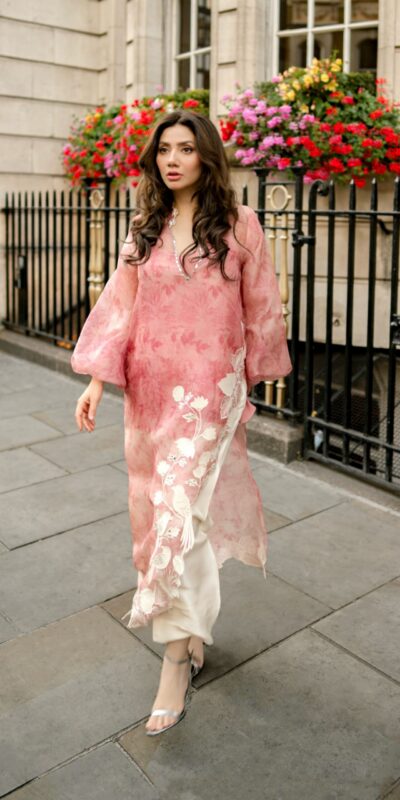 RTC 6054 Peach Colour Organza Silk Salwar Suit with Designer Work. Exclusive Offer ₹2099. Delivery 4-6 Working Days. Shop now. | Casual Suits, Jump Suits, Creative suits, Designer Suits, Palazzo Suits, Party Wear Suits, Patiala Suits, Salwar suit, Straight Suits