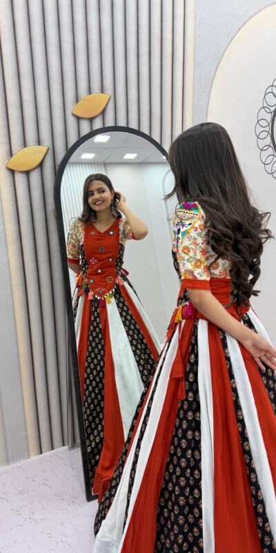 PC 587 Red in Pure Cotton Mirror Work & Gamthi Work Lehenga Choli . Exclusive Offer ₹3049. Delivery 4-6 Working Days. Shop now. | Bollywood Lehenga, Creative Lehenga, Designer Lehenga, Embroidered Lehenga, Lehenga, Party Wear Lehenga