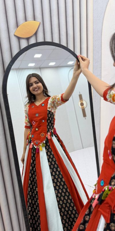 PC 587 Red in Pure Cotton Mirror Work & Gamthi Work Lehenga Choli . Exclusive Offer ₹3049. Delivery 4-6 Working Days. Shop now. | Bollywood Lehenga, Creative Lehenga, Designer Lehenga, Embroidered Lehenga, Lehenga, Party Wear Lehenga
