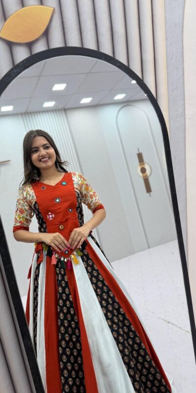 PC 587 Red in Pure Cotton Mirror Work & Gamthi Work Lehenga Choli . Exclusive Offer ₹3049. Delivery 4-6 Working Days. Shop now. | Bollywood Lehenga, Creative Lehenga, Designer Lehenga, Embroidered Lehenga, Lehenga, Party Wear Lehenga