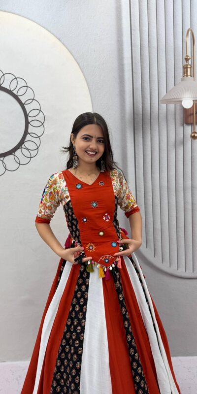 PC 587 Red in Pure Cotton Mirror Work & Gamthi Work Lehenga Choli . Exclusive Offer ₹3049. Delivery 4-6 Working Days. Shop now. | Bollywood Lehenga, Creative Lehenga, Designer Lehenga, Embroidered Lehenga, Lehenga, Party Wear Lehenga