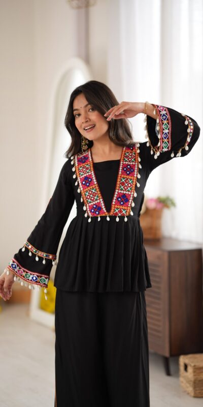 SP 93 Black Rayon Salwar Suit with Embroidery Work & Thread Embroidery. Best Price ₹2149. Delivery 4-6 Working Days. Shop now. | Casual Suits, Jump Suits, Creative suits, Designer Suits, Palazzo Suits, Party Wear Suits, Patiala Suits, Salwar suit, Straight Suits