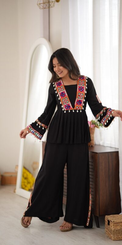 SP 93 Black Rayon Salwar Suit with Embroidery Work & Thread Embroidery. Best Price ₹2149. Delivery 4-6 Working Days. Shop now. | Casual Suits, Jump Suits, Creative suits, Designer Suits, Palazzo Suits, Party Wear Suits, Patiala Suits, Salwar suit, Straight Suits