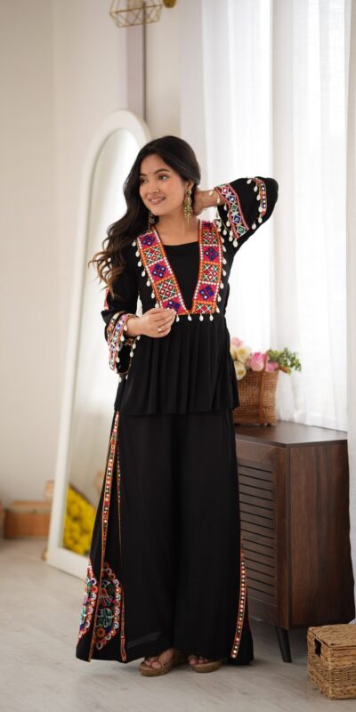 SP 93 Black Rayon Salwar Suit with Embroidery Work & Thread Embroidery. Best Price ₹2149. Delivery 4-6 Working Days. Shop now. | Casual Suits, Jump Suits, Creative suits, Designer Suits, Palazzo Suits, Party Wear Suits, Patiala Suits, Salwar suit, Straight Suits