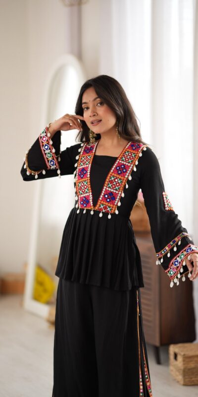 SP 93 Black Rayon Salwar Suit with Embroidery Work & Thread Embroidery. Best Price ₹2149. Delivery 4-6 Working Days. Shop now. | Casual Suits, Jump Suits, Creative suits, Designer Suits, Palazzo Suits, Party Wear Suits, Patiala Suits, Salwar suit, Straight Suits